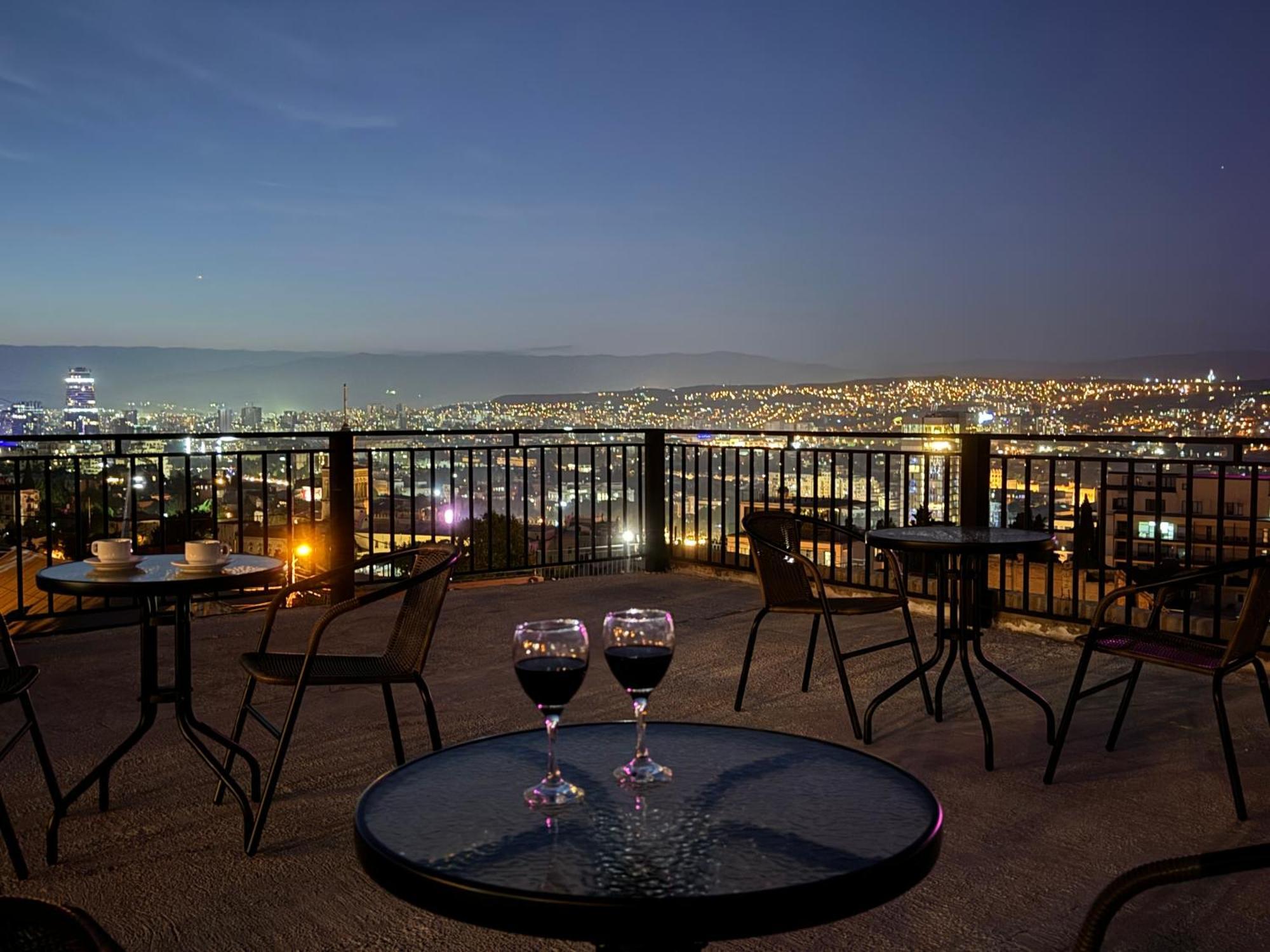 Brothers Apartments With Terrace In Old Tbilisi Ngoại thất bức ảnh