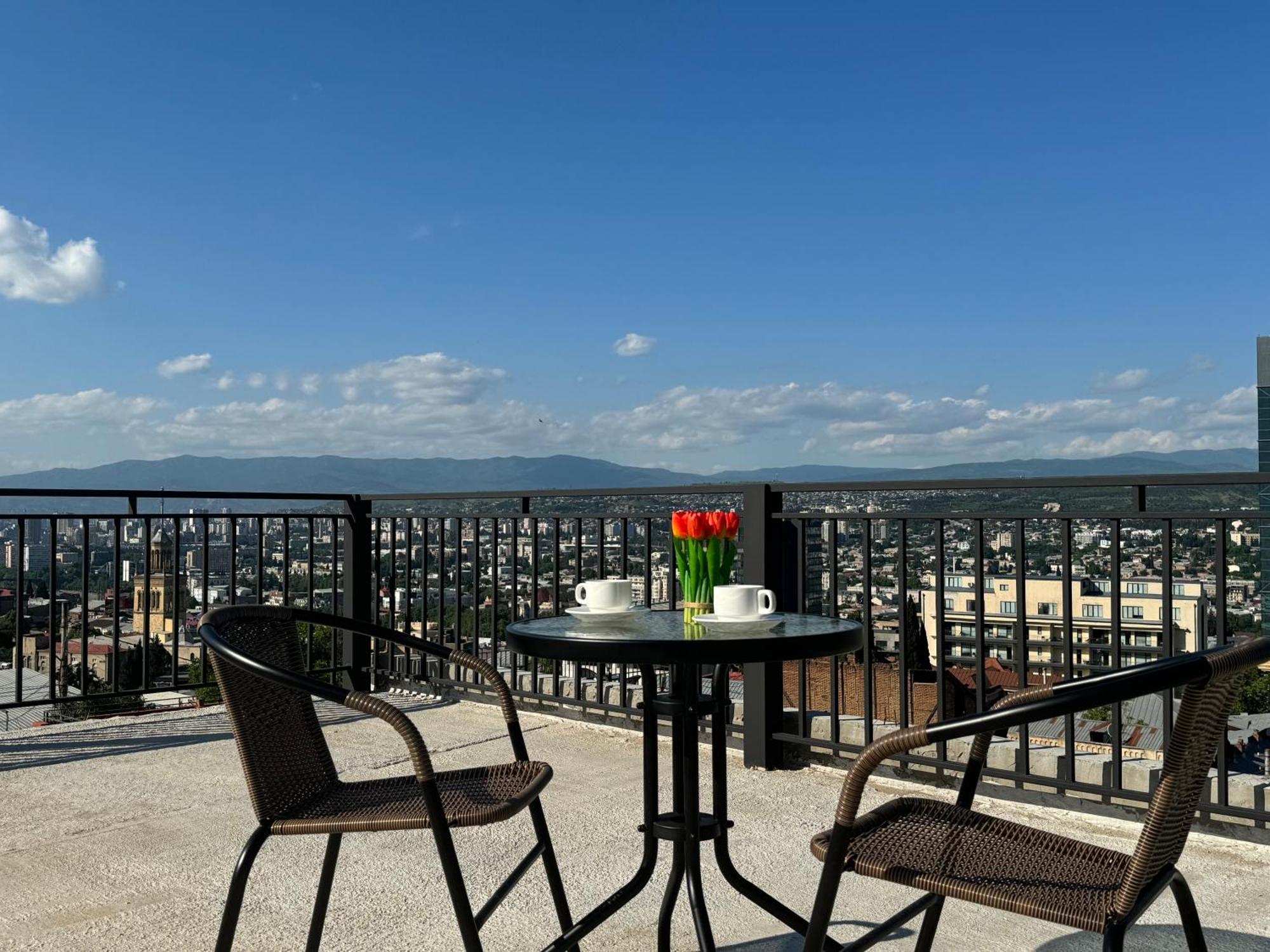 Brothers Apartments With Terrace In Old Tbilisi Ngoại thất bức ảnh